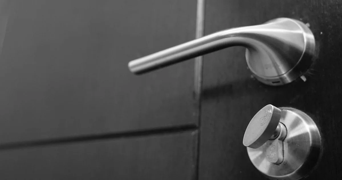 Kľučky a zámky na dvere | Vchodové, plastové | Bezpečnostné triedy — PVC vchodové dvere od Lacné Dvere